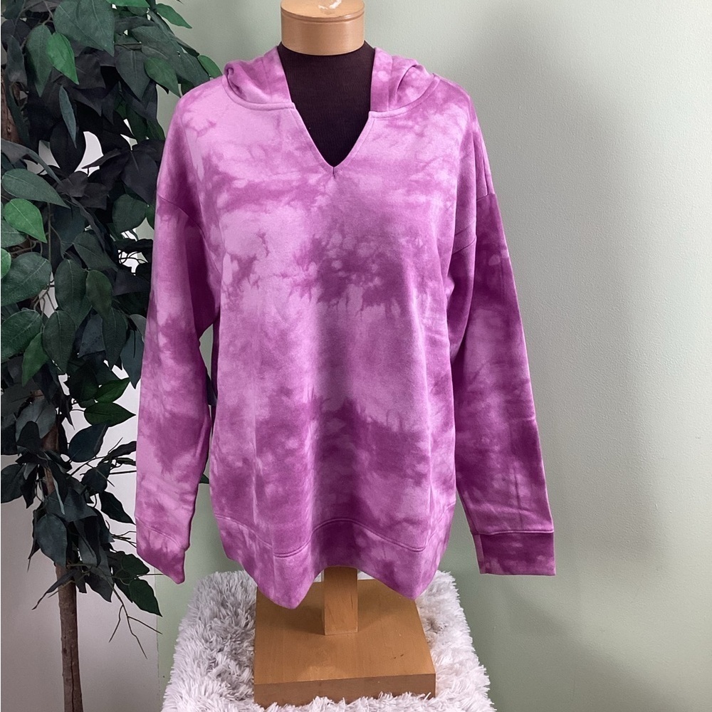Sonoma Goods For Life 0X hooded sweatshirt purple tie dye
New with tags